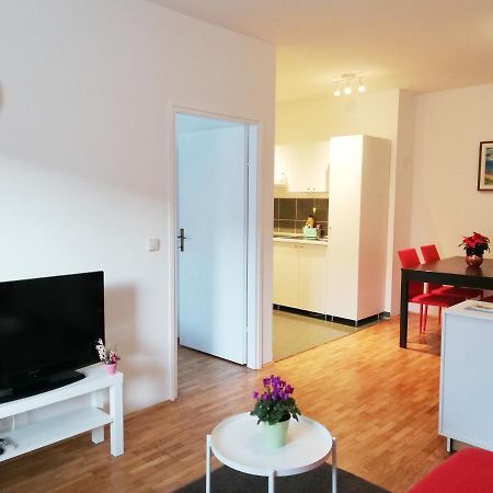 City Center Apartment Умаг Екстер'єр фото