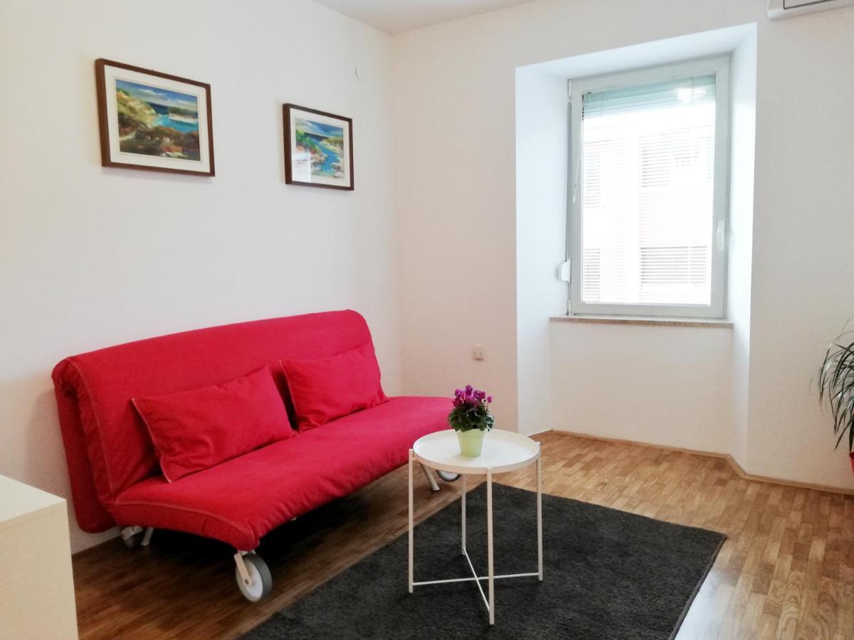 City Center Apartment Умаг Екстер'єр фото