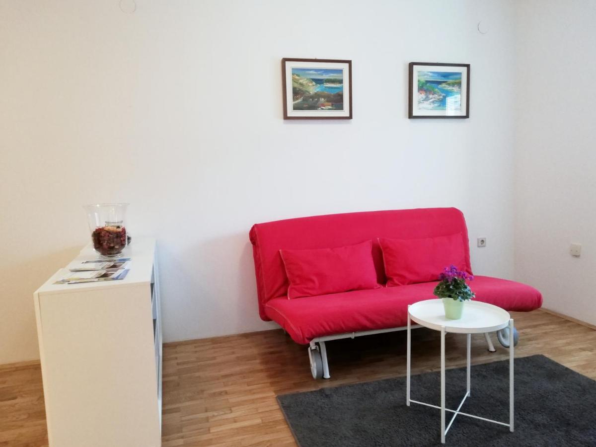 City Center Apartment Умаг Екстер'єр фото