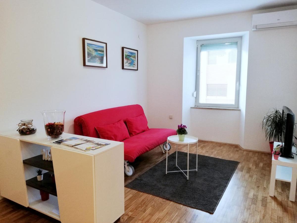 City Center Apartment Умаг Екстер'єр фото