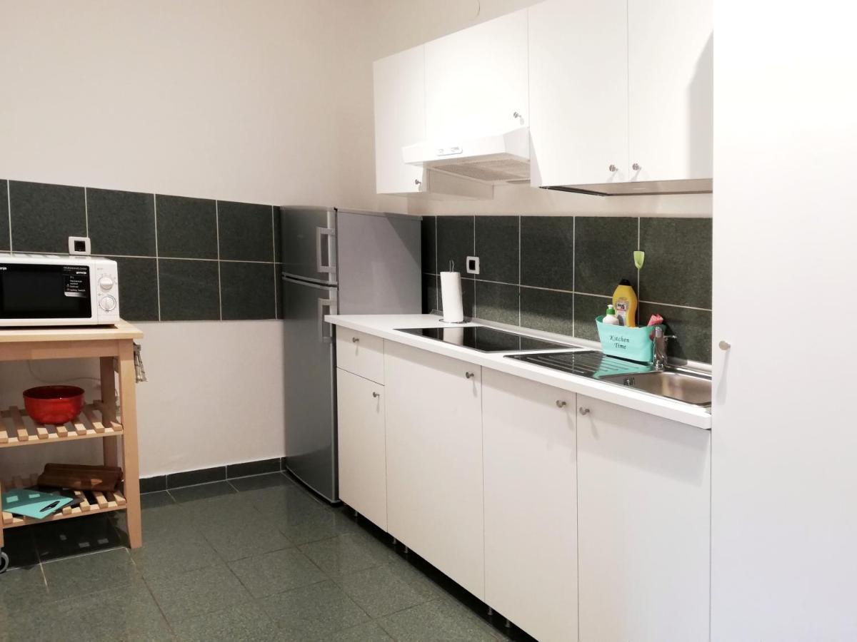 City Center Apartment Умаг Екстер'єр фото